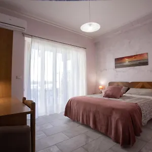 Etna Sea House Bed and breakfast